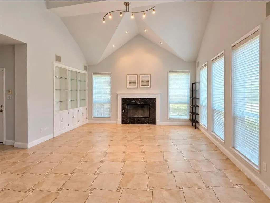 3915 Compton Drive