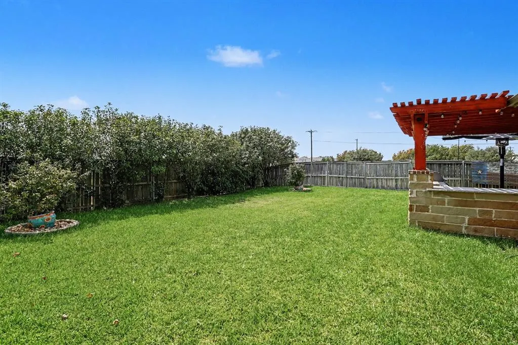 10041 Red Bluff Lane