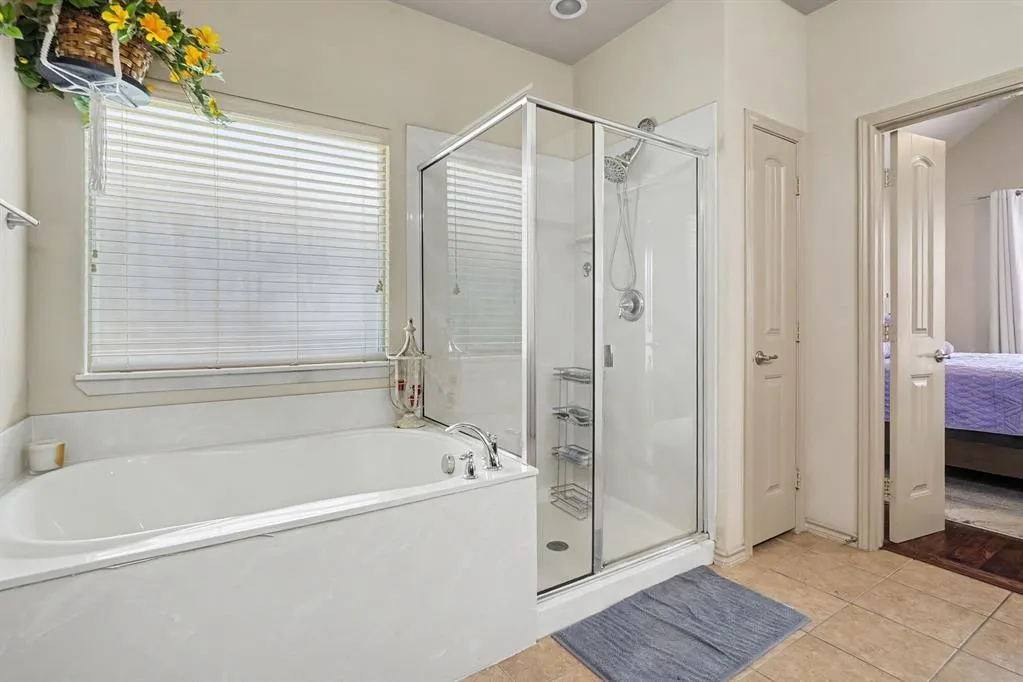 10041 Red Bluff Lane