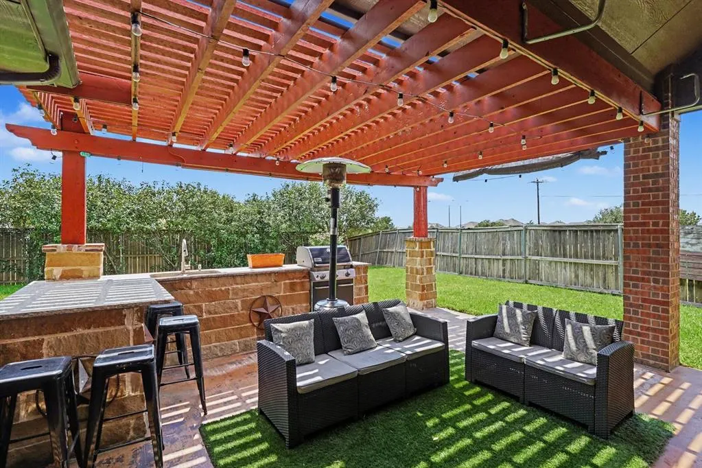 10041 Red Bluff Lane