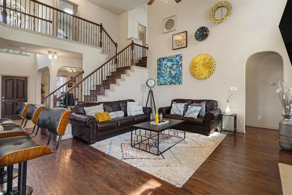 10041 Red Bluff Lane