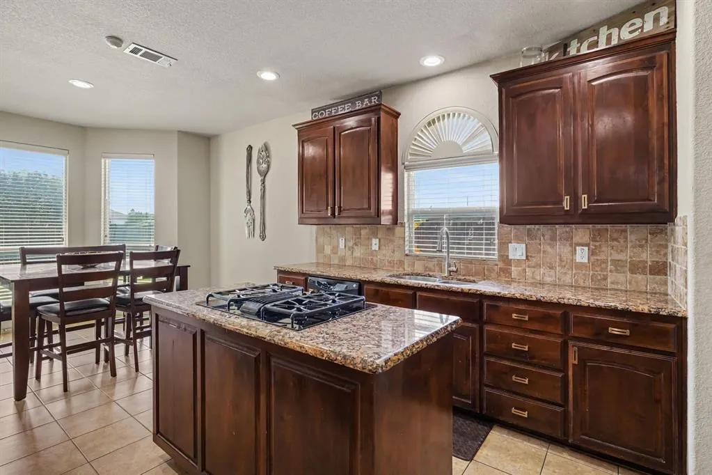 10041 Red Bluff Lane