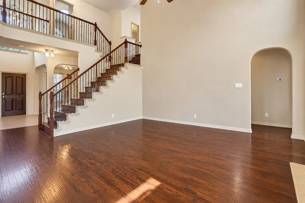10041 Red Bluff Lane