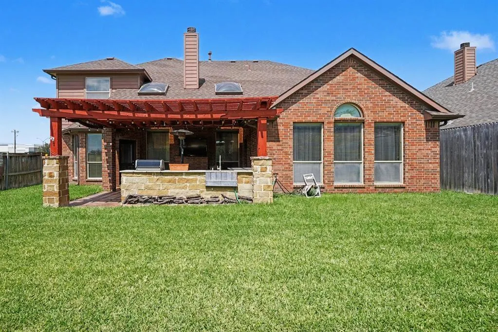 10041 Red Bluff Lane