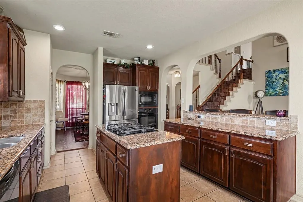 10041 Red Bluff Lane