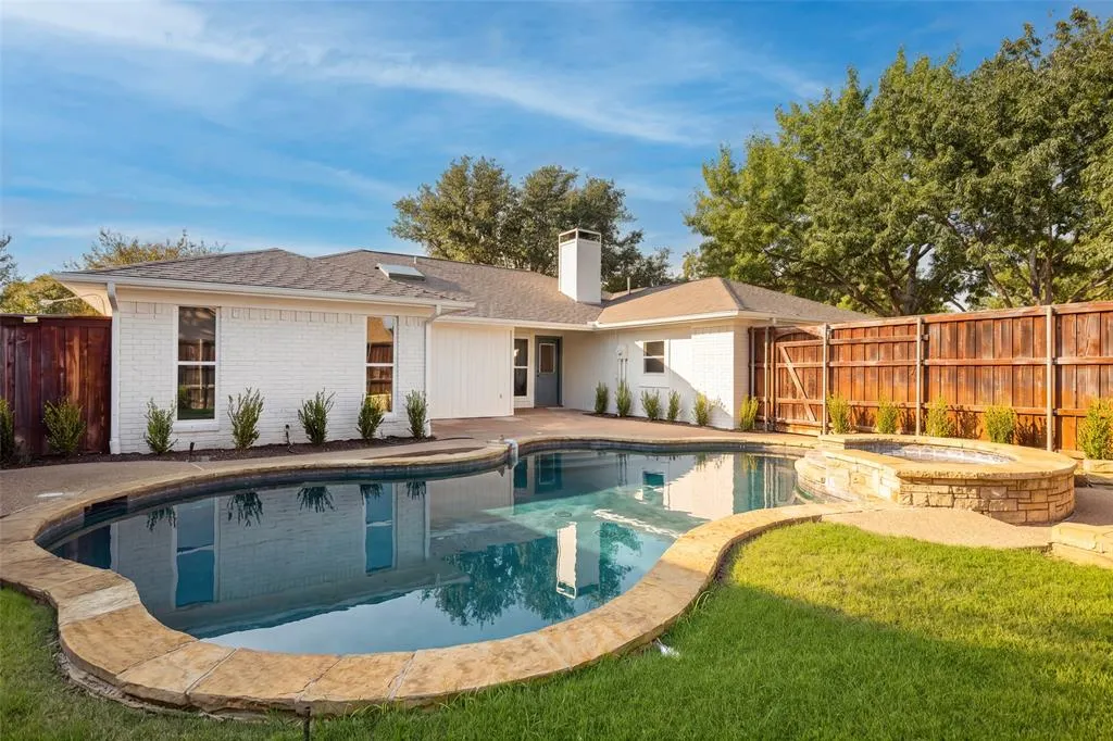 2416 Ables Drive