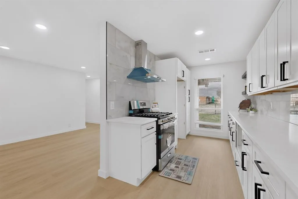 2524 N Saint Augustine Drive