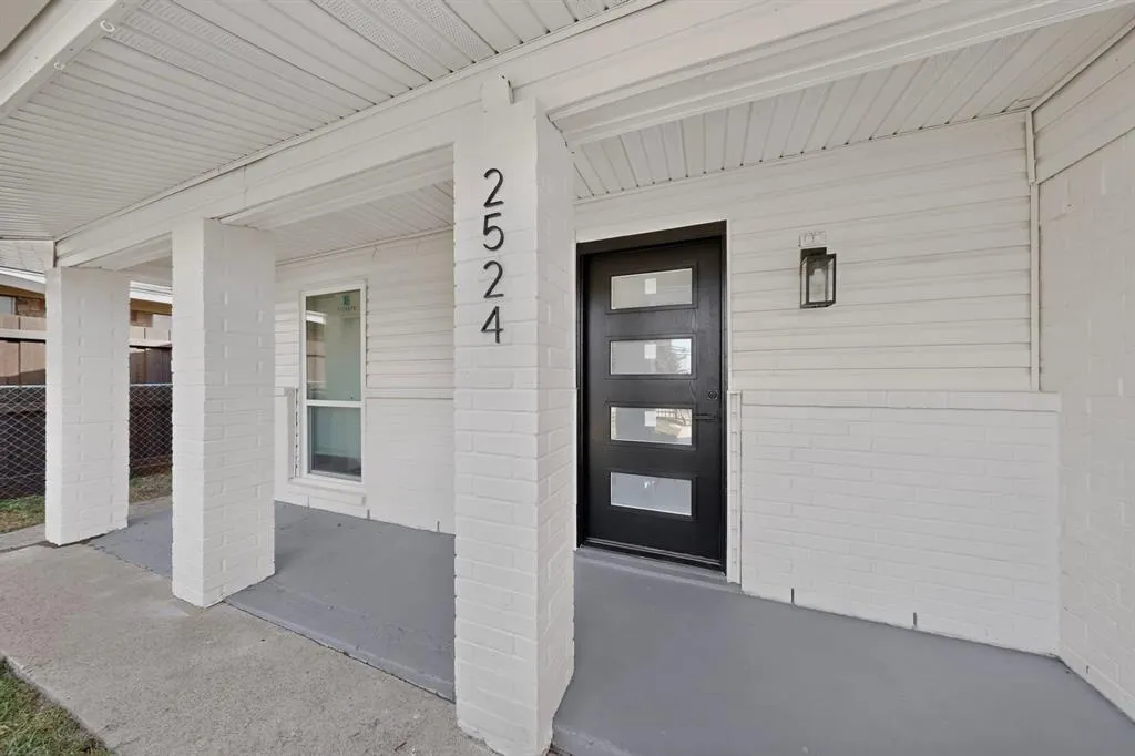 2524 N Saint Augustine Drive