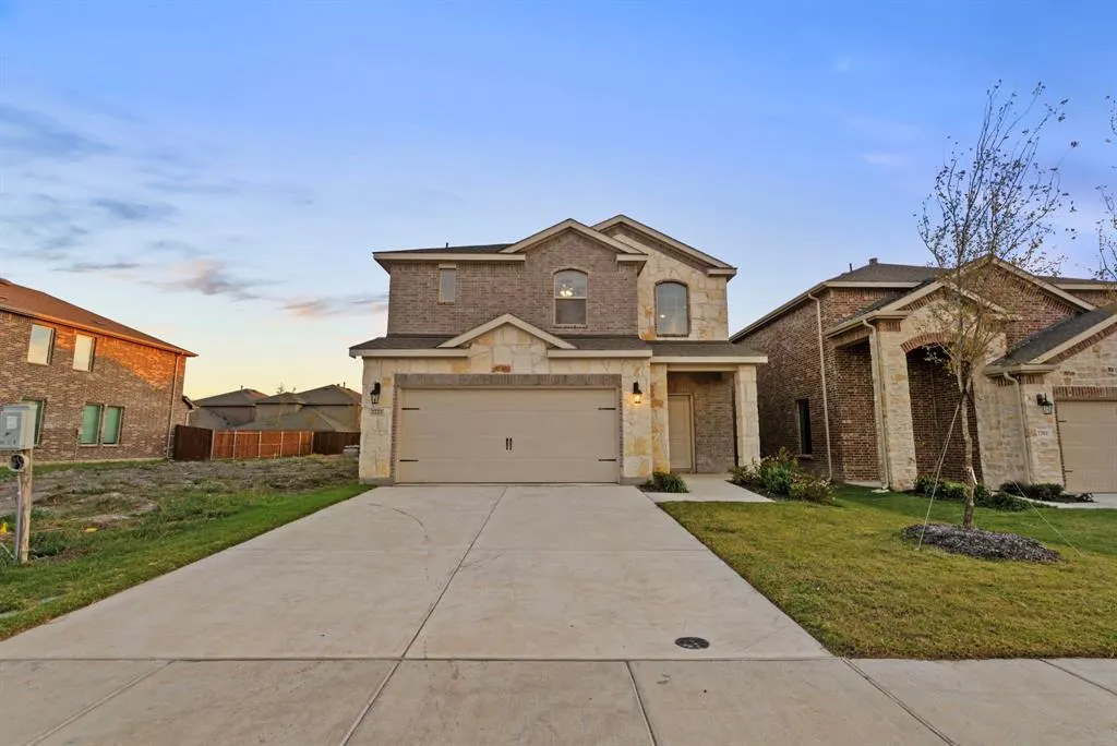 2221 Crockett Way