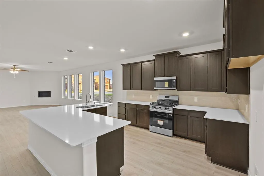 2221 Crockett Way