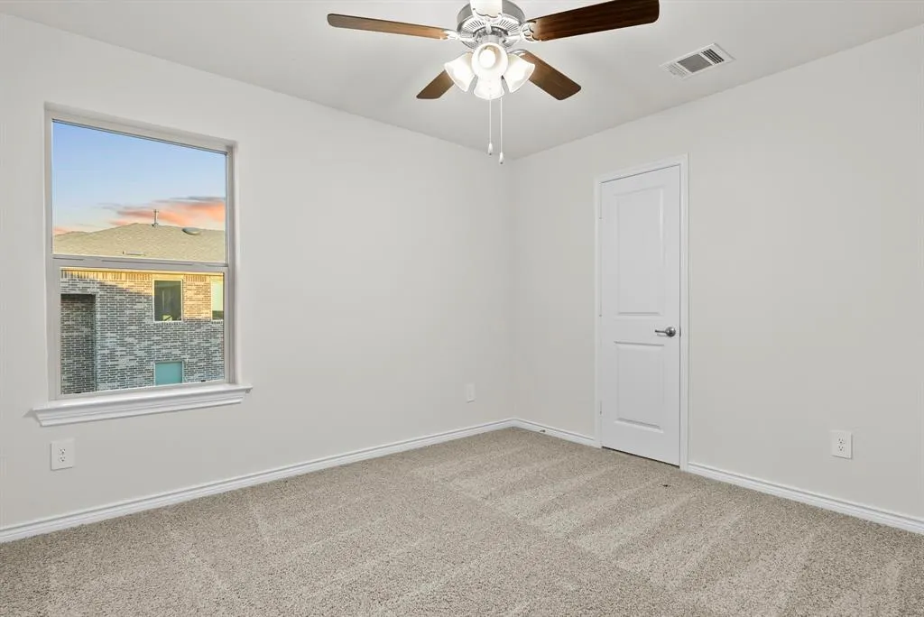 2221 Crockett Way
