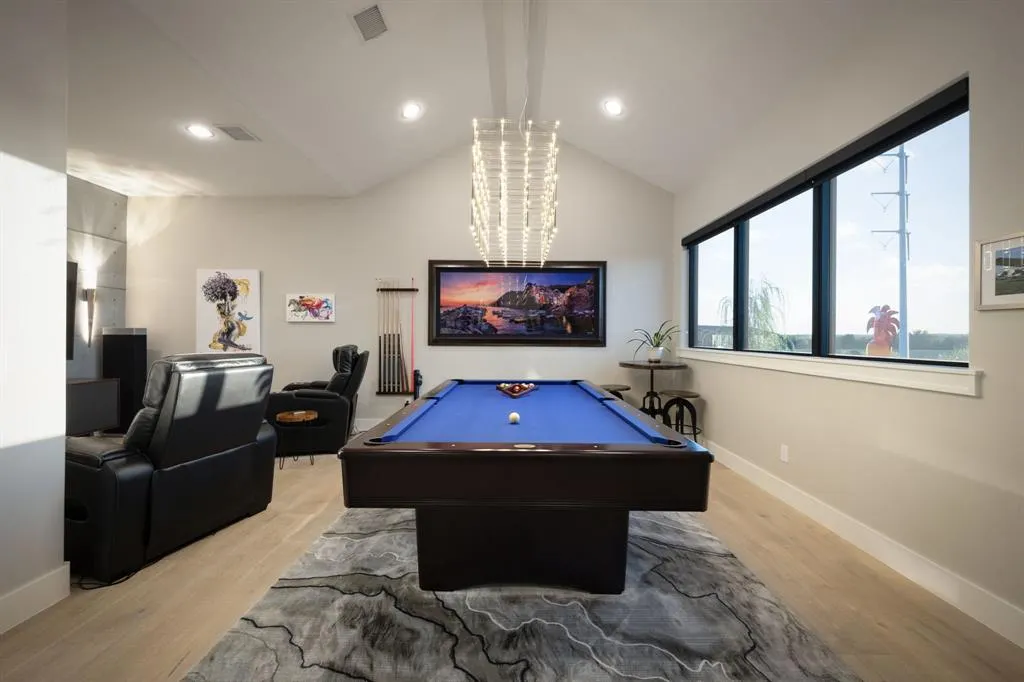 2416 Independence Drive
