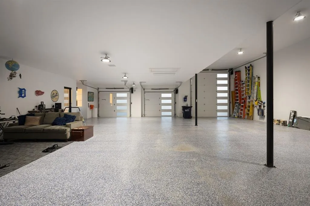 2416 Independence Drive