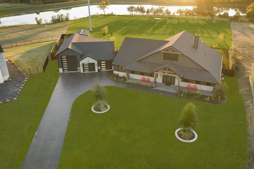 2416 Independence Drive