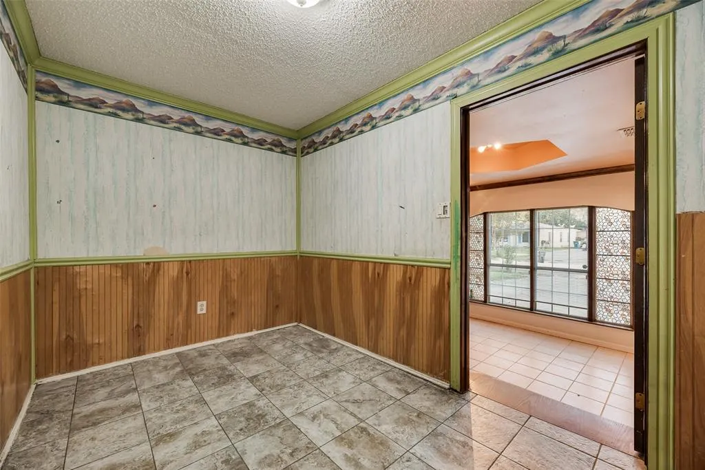 1572 Gillette Circle