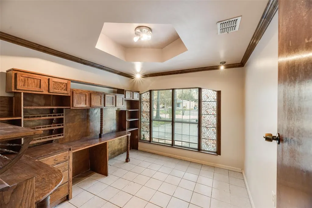 1572 Gillette Circle