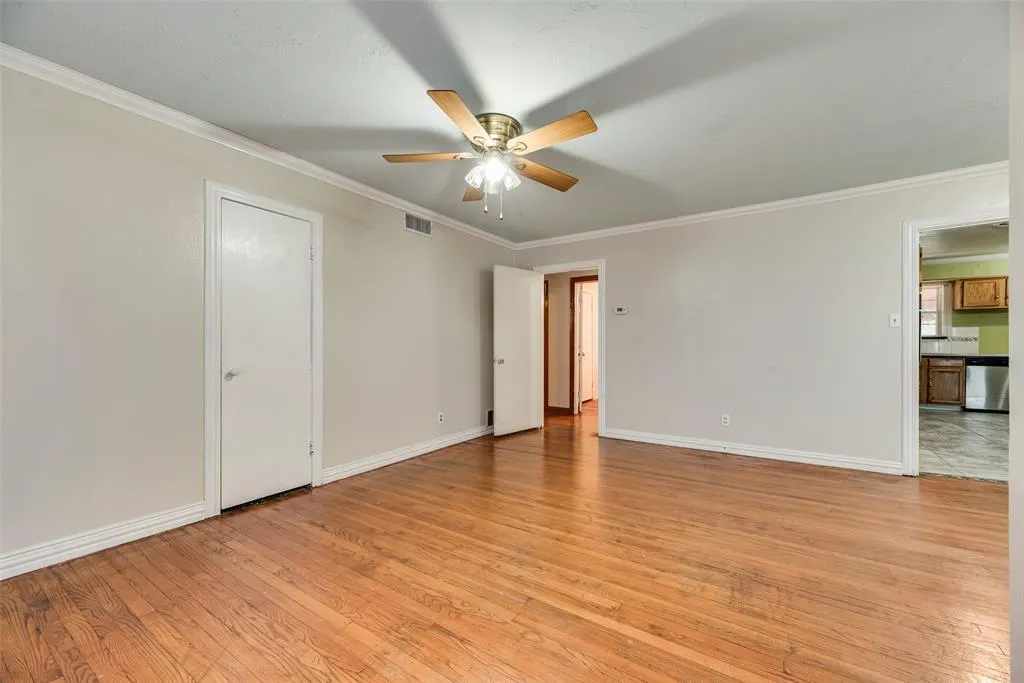 1572 Gillette Circle