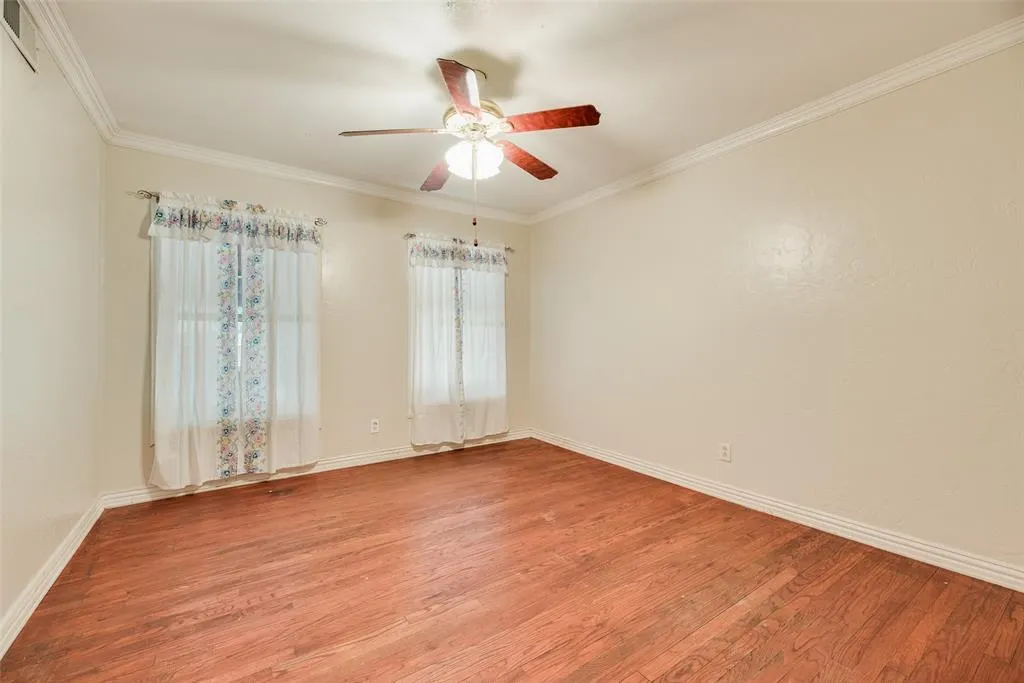 1572 Gillette Circle