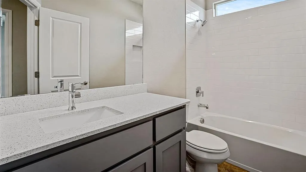 1445 CANTERBURY Trail