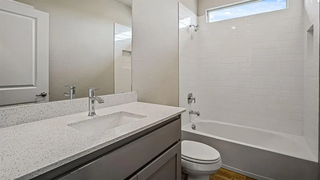 1445 CANTERBURY Trail