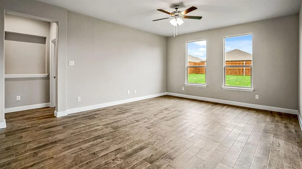 1445 CANTERBURY Trail
