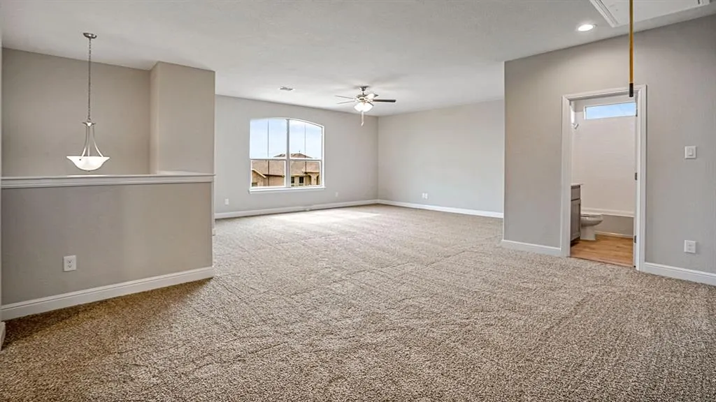 1445 CANTERBURY Trail