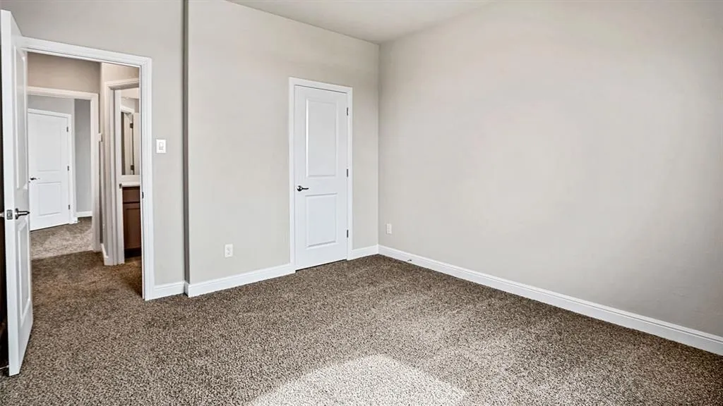 1445 CANTERBURY Trail