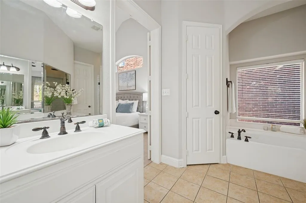 6513 Riveredge Drive