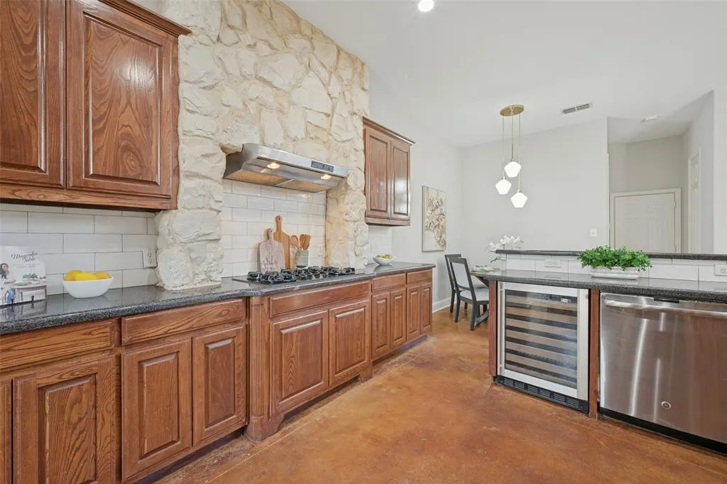 6513 Riveredge Drive