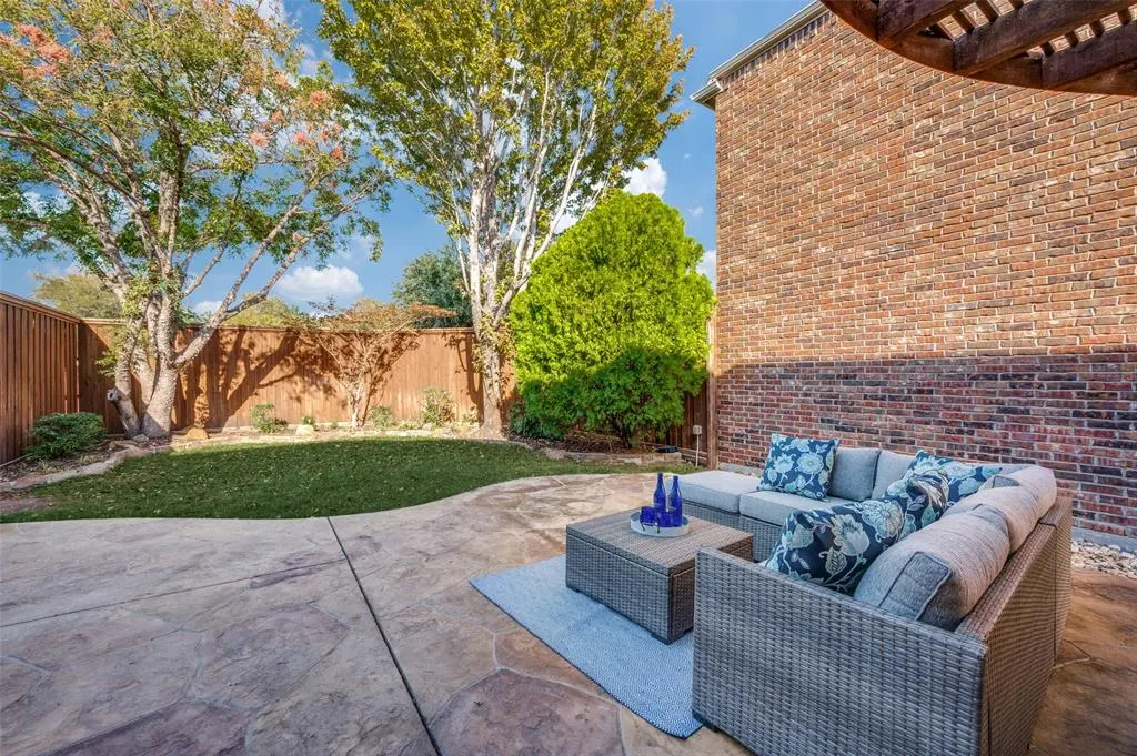 6513 Riveredge Drive