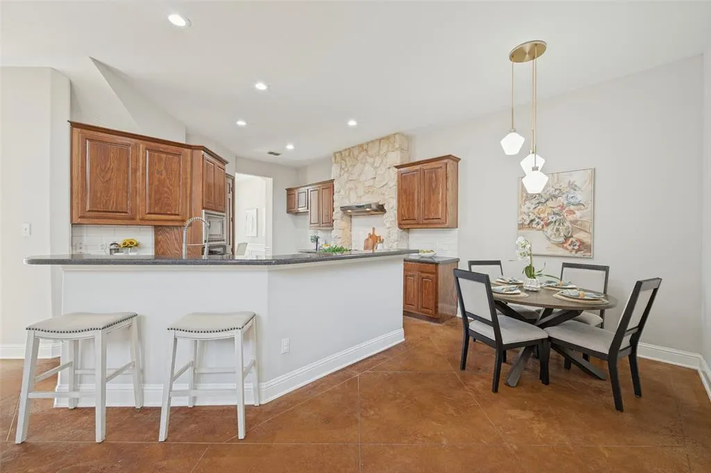 6513 Riveredge Drive