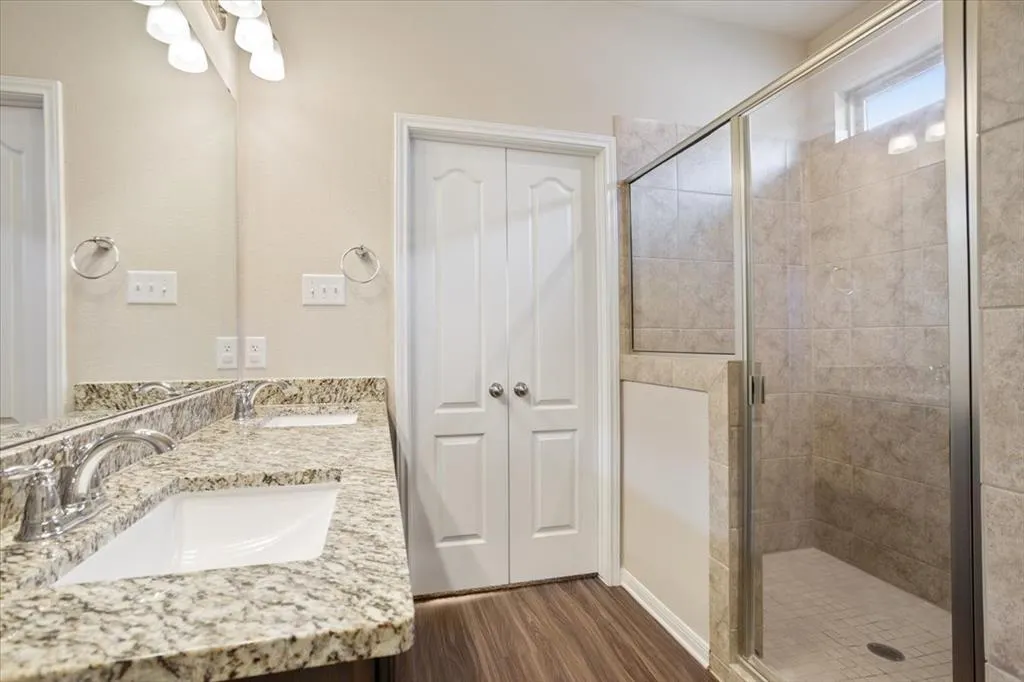 1427 Shadow Hill Lane