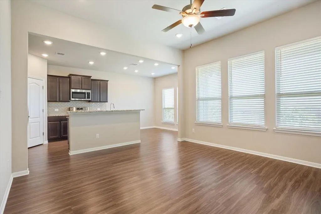 1427 Shadow Hill Lane