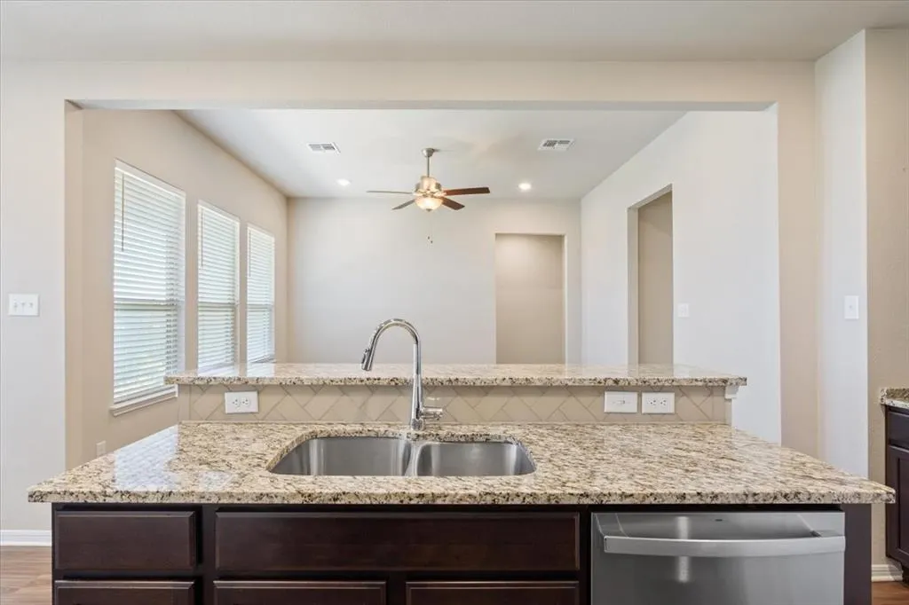 1427 Shadow Hill Lane