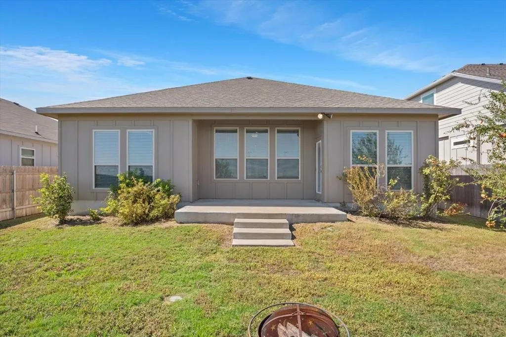 1427 Shadow Hill Lane