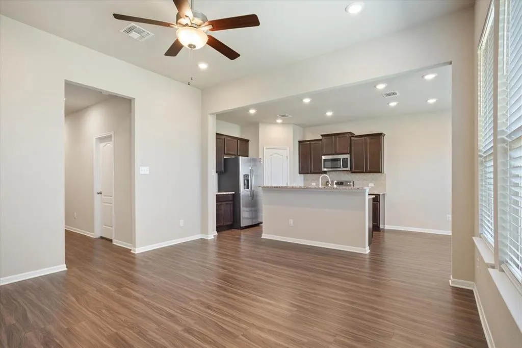1427 Shadow Hill Lane