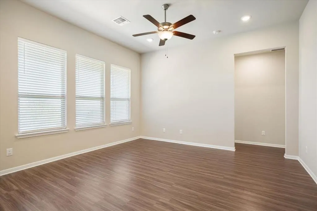 1427 Shadow Hill Lane