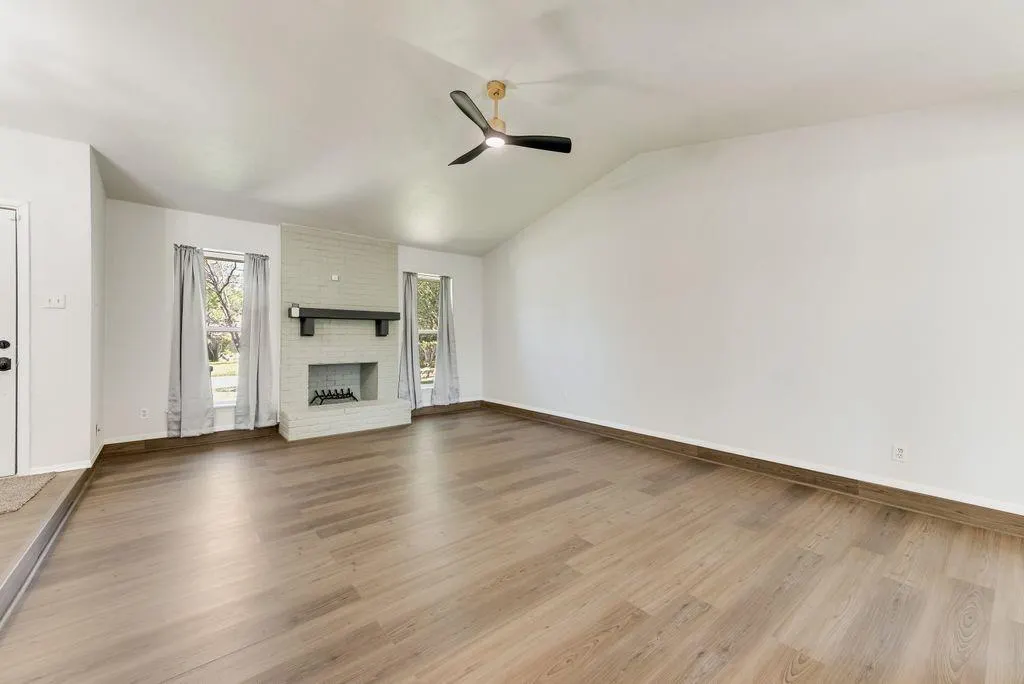 1656 Glenhill Lane