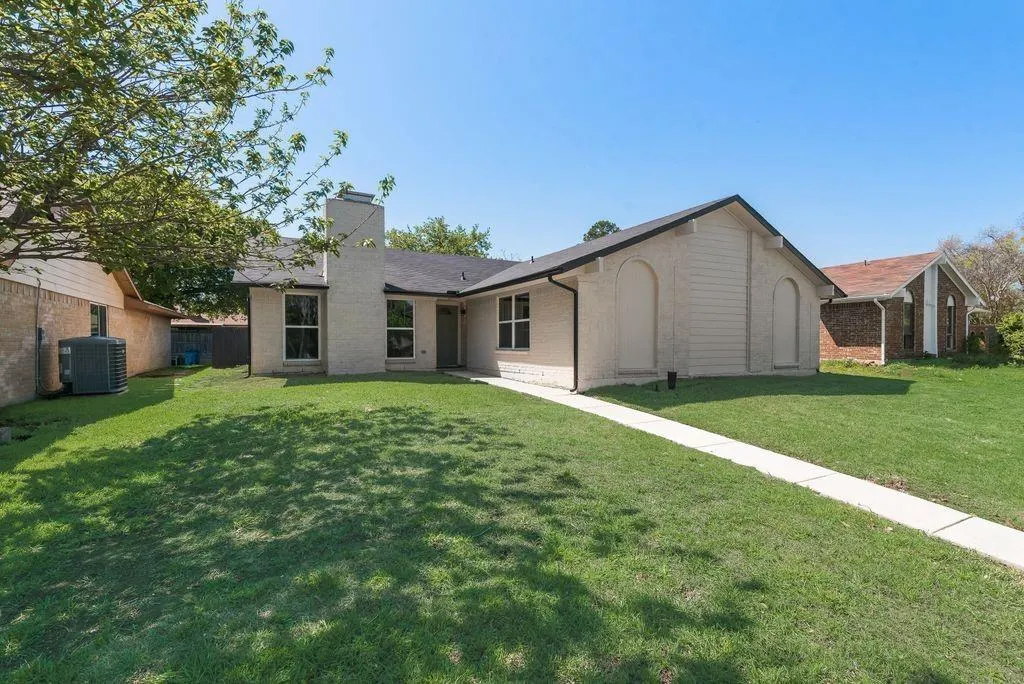 1656 Glenhill Lane