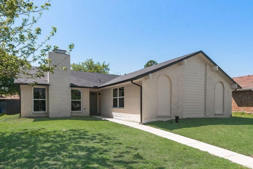 1656 Glenhill Lane
