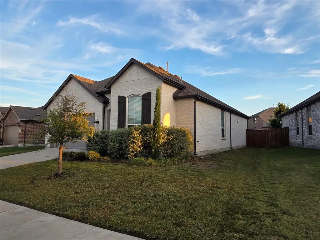 1025 Mapleton Drive