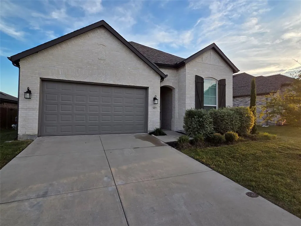 1025 Mapleton Drive