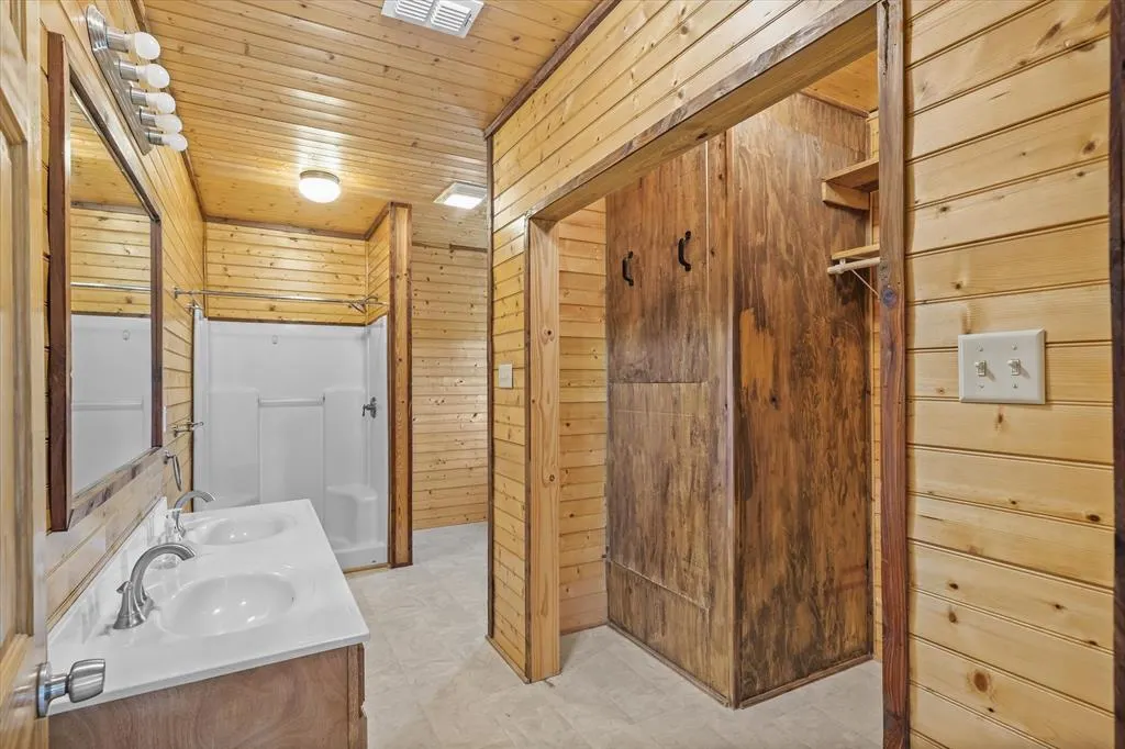 1122 Vz County Road 1219