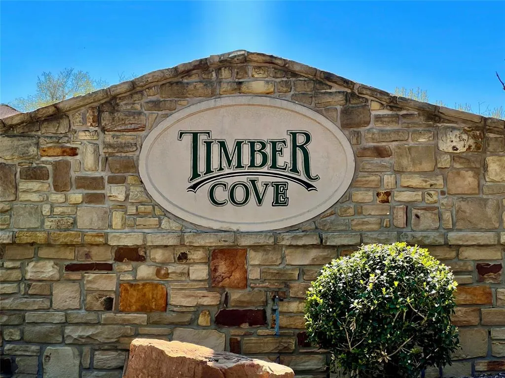 3714 Cove Timber Avenue