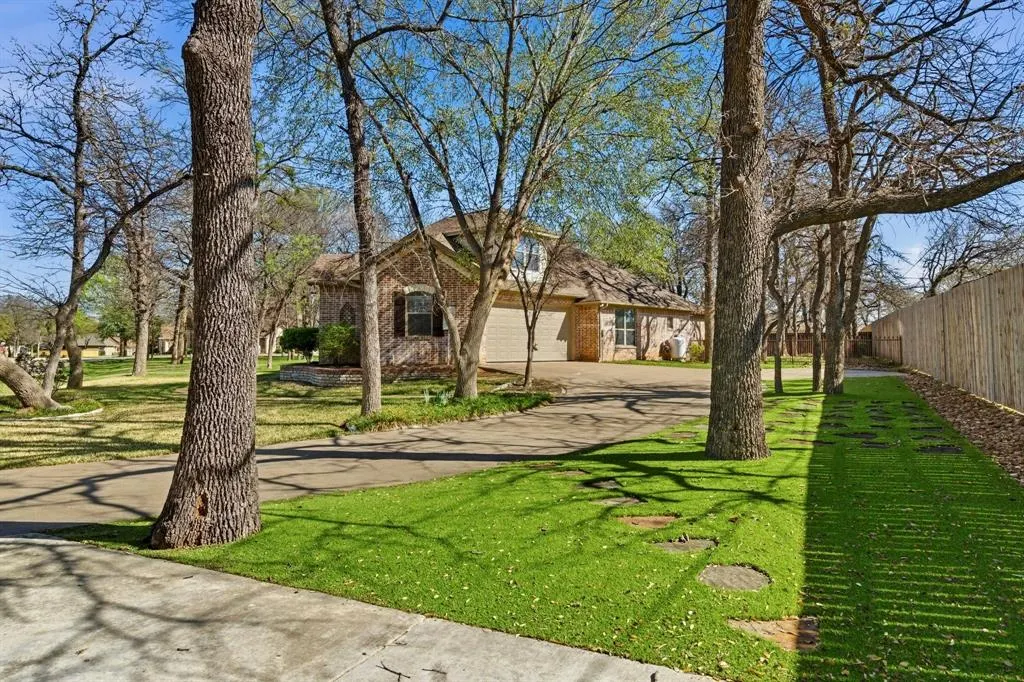 3714 Cove Timber Avenue