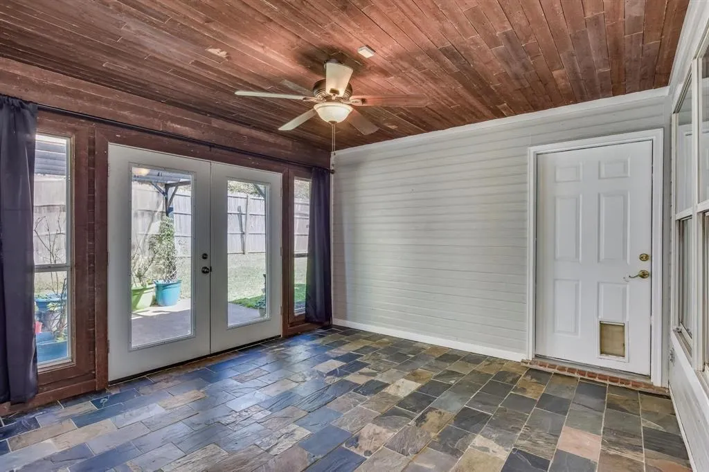 2217 Wren Lane