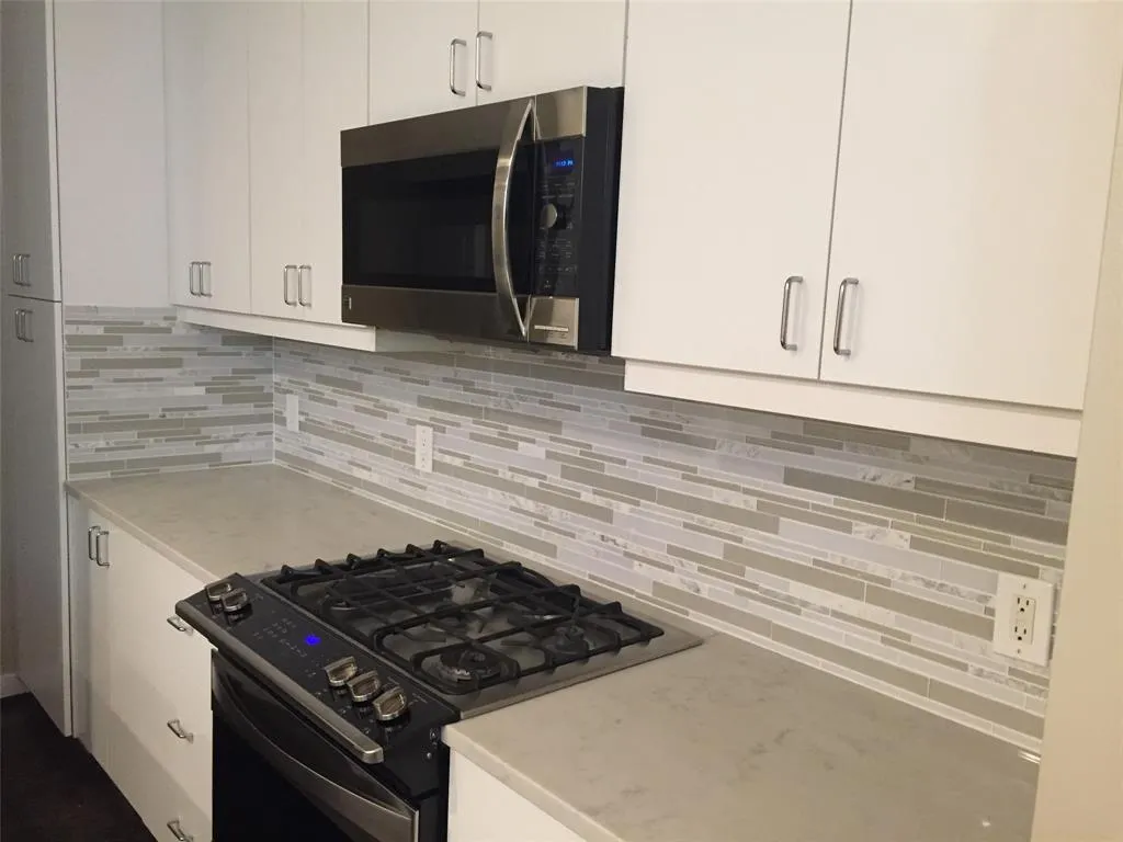 4125 Cole Avenue #11