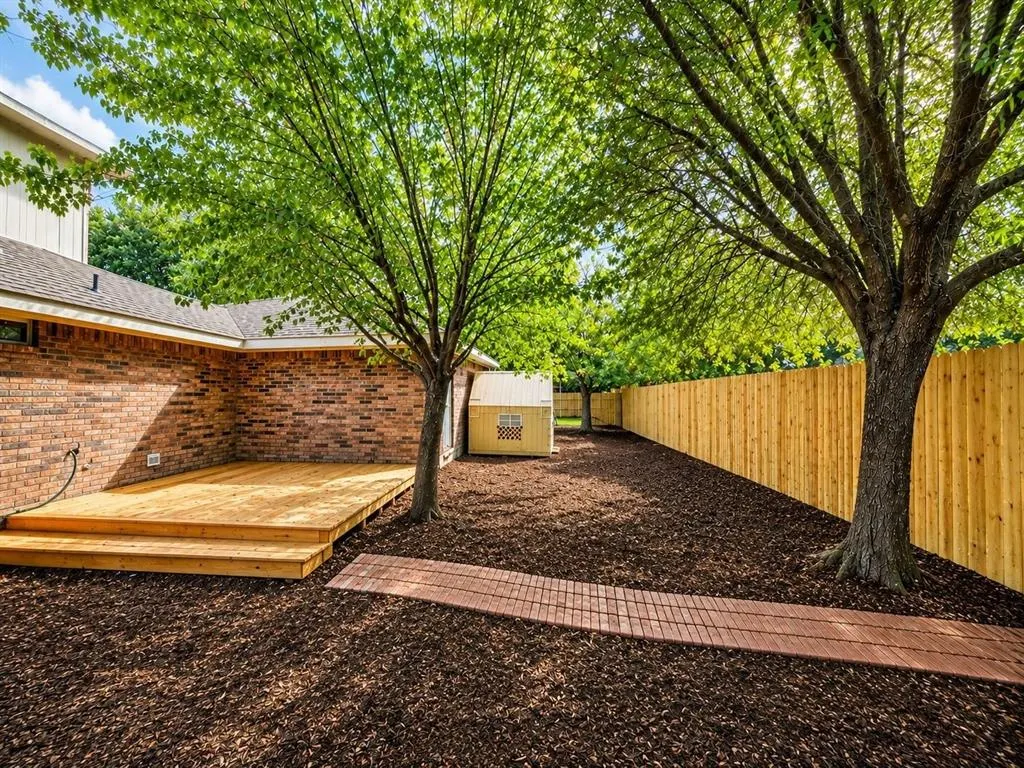 3509 Mistletoe Lane