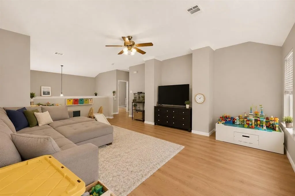 3509 Mistletoe Lane