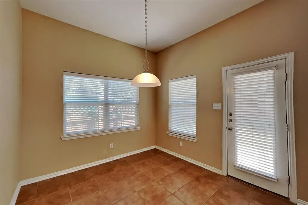 3451 Oakleigh Lane
